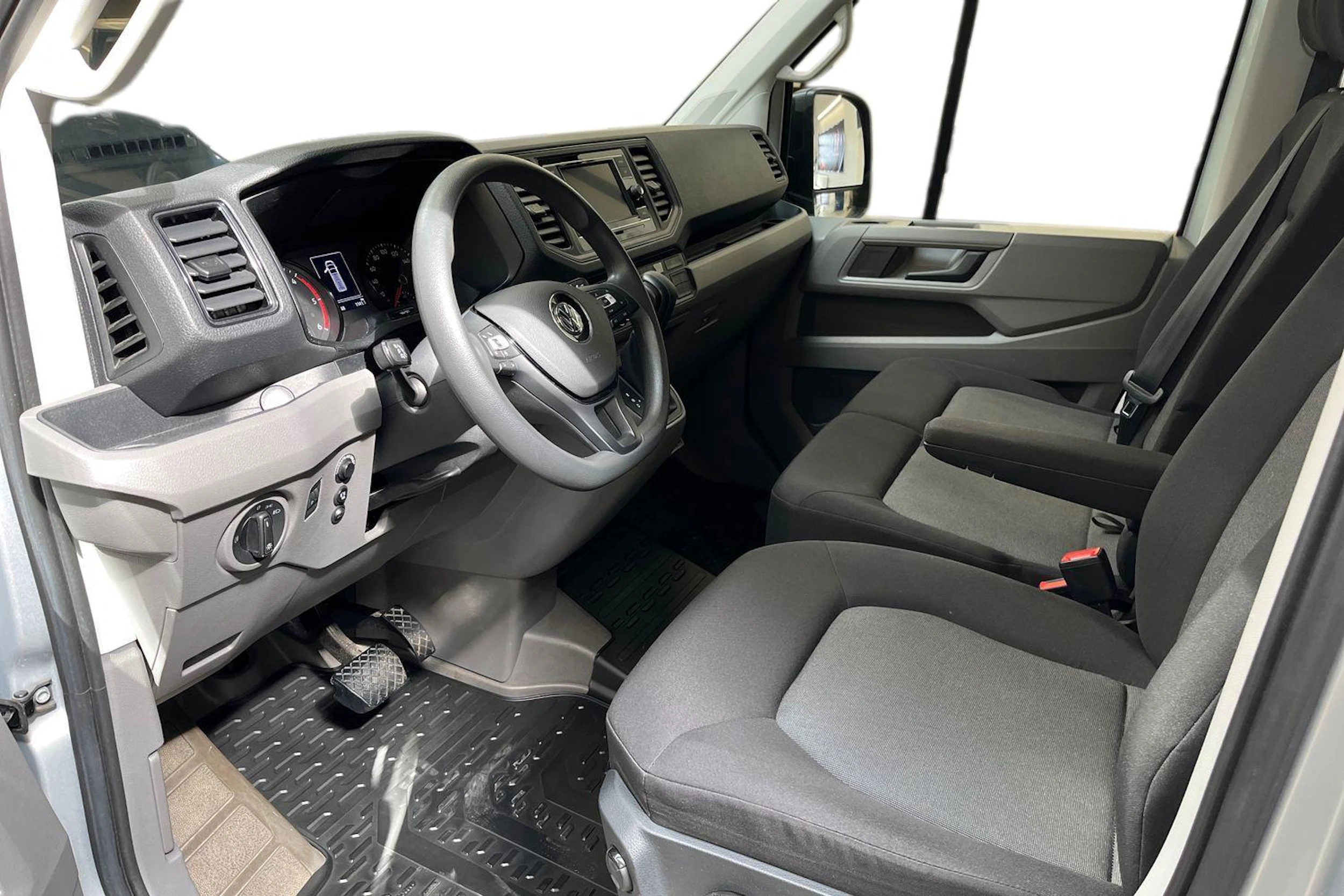 harmaa Volkswagen Crafter 2023 kuva 8.
