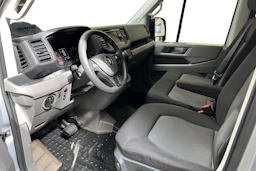 harmaa Volkswagen Crafter 2023 kuva 8.