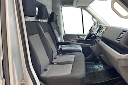 harmaa Volkswagen Crafter 2023 kuva 11.