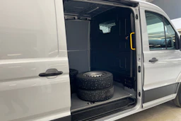 harmaa Volkswagen Crafter 2023 kuva 15.