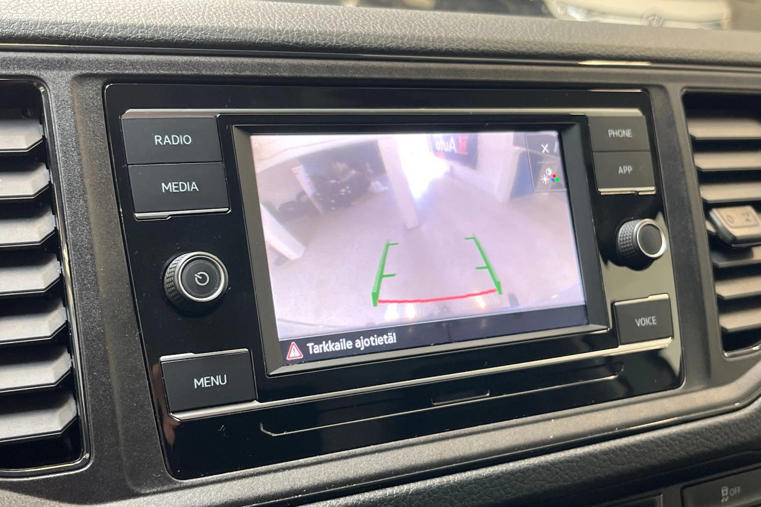 harmaa Volkswagen Crafter 2023 kuva 18.