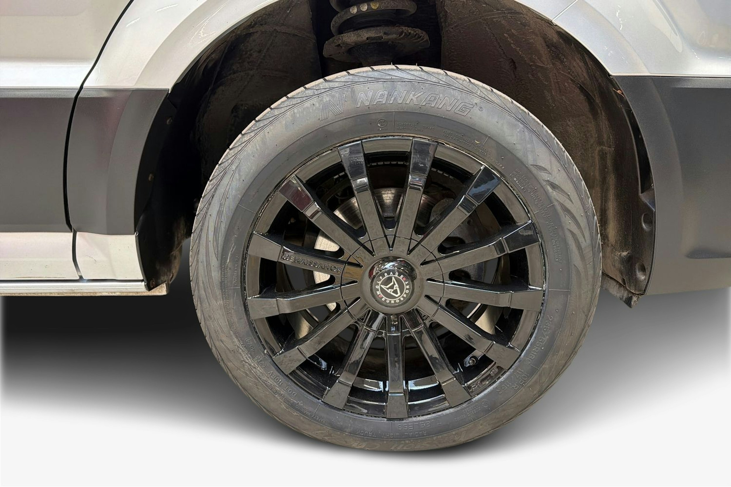 harmaa Volkswagen Crafter 2023 kuva 12.