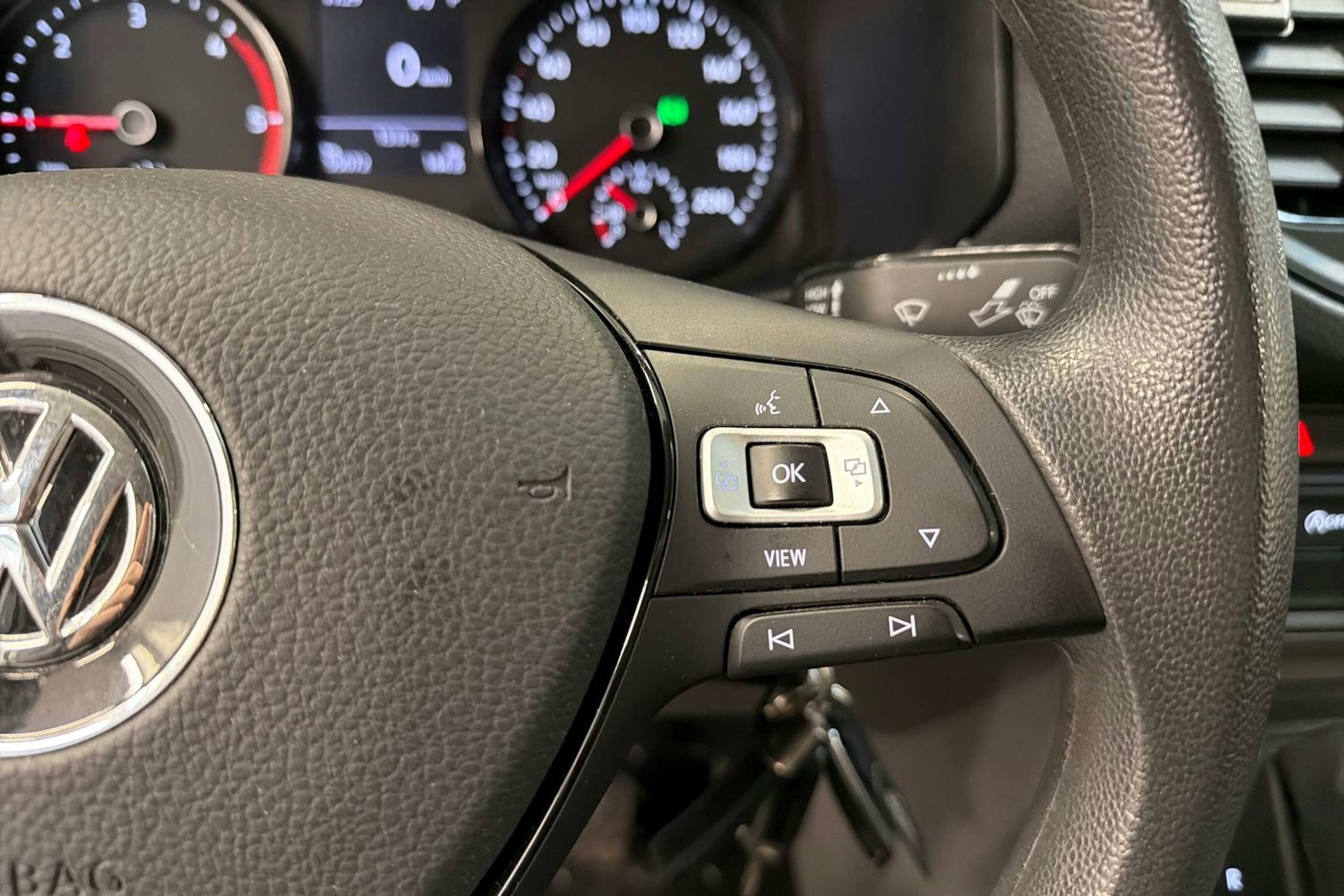 harmaa Volkswagen Crafter 2023 kuva 16.