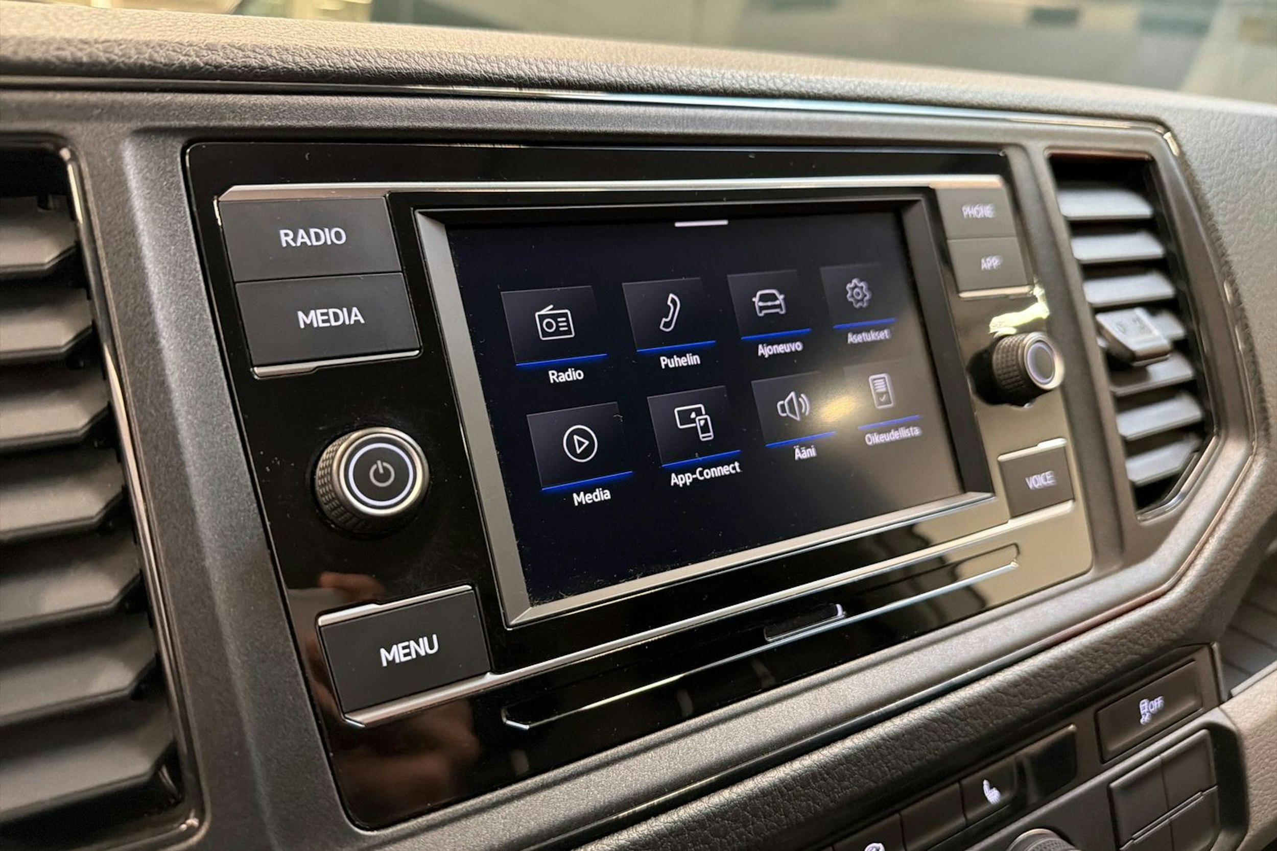 harmaa Volkswagen Crafter 2023 kuva 18.