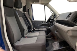 sininen Volkswagen Crafter 2023 kuva 8.
