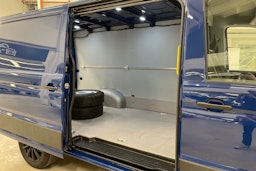 sininen Volkswagen Crafter 2023 kuva 11.