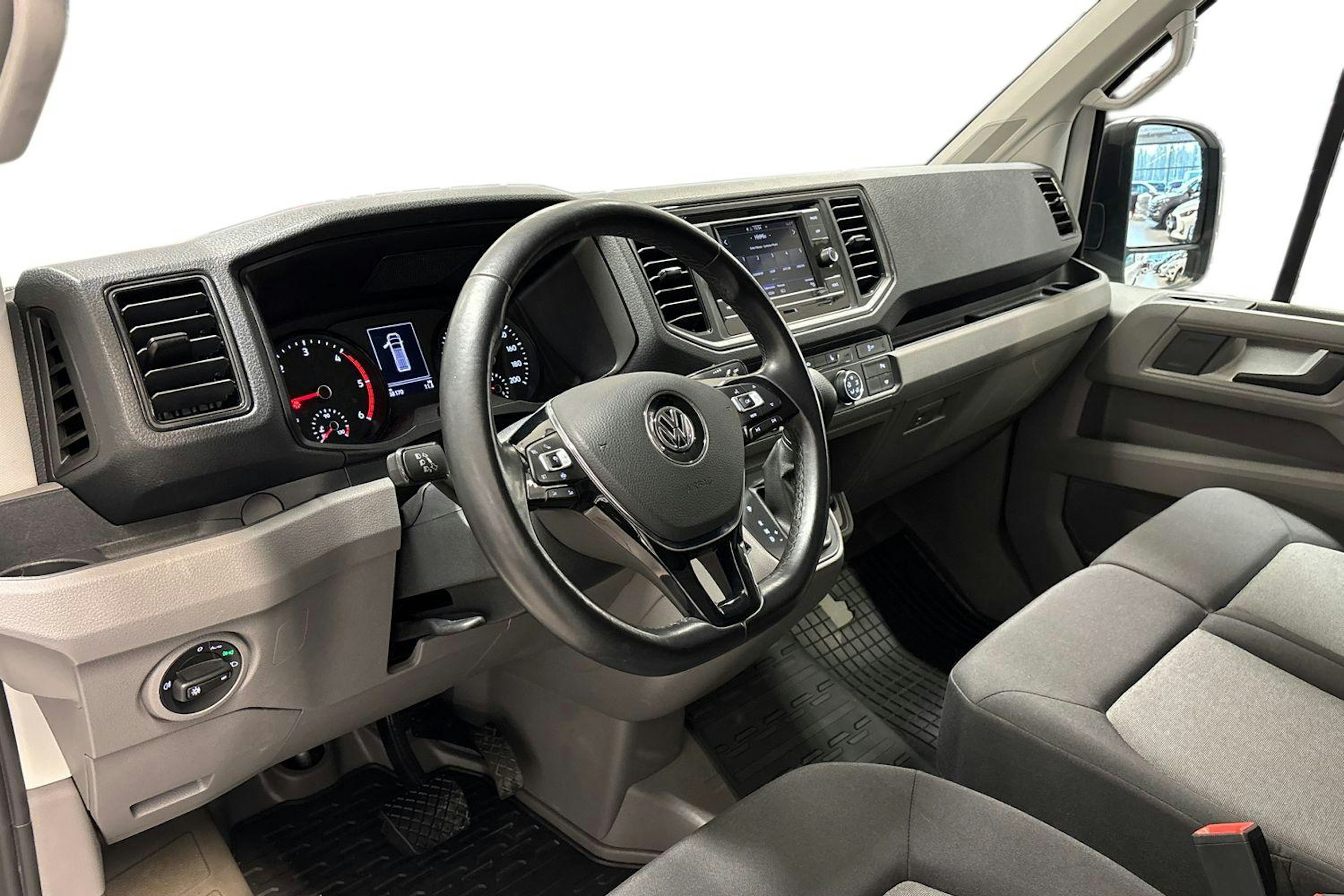 valkoinen Volkswagen Crafter 2023 kuva 7.