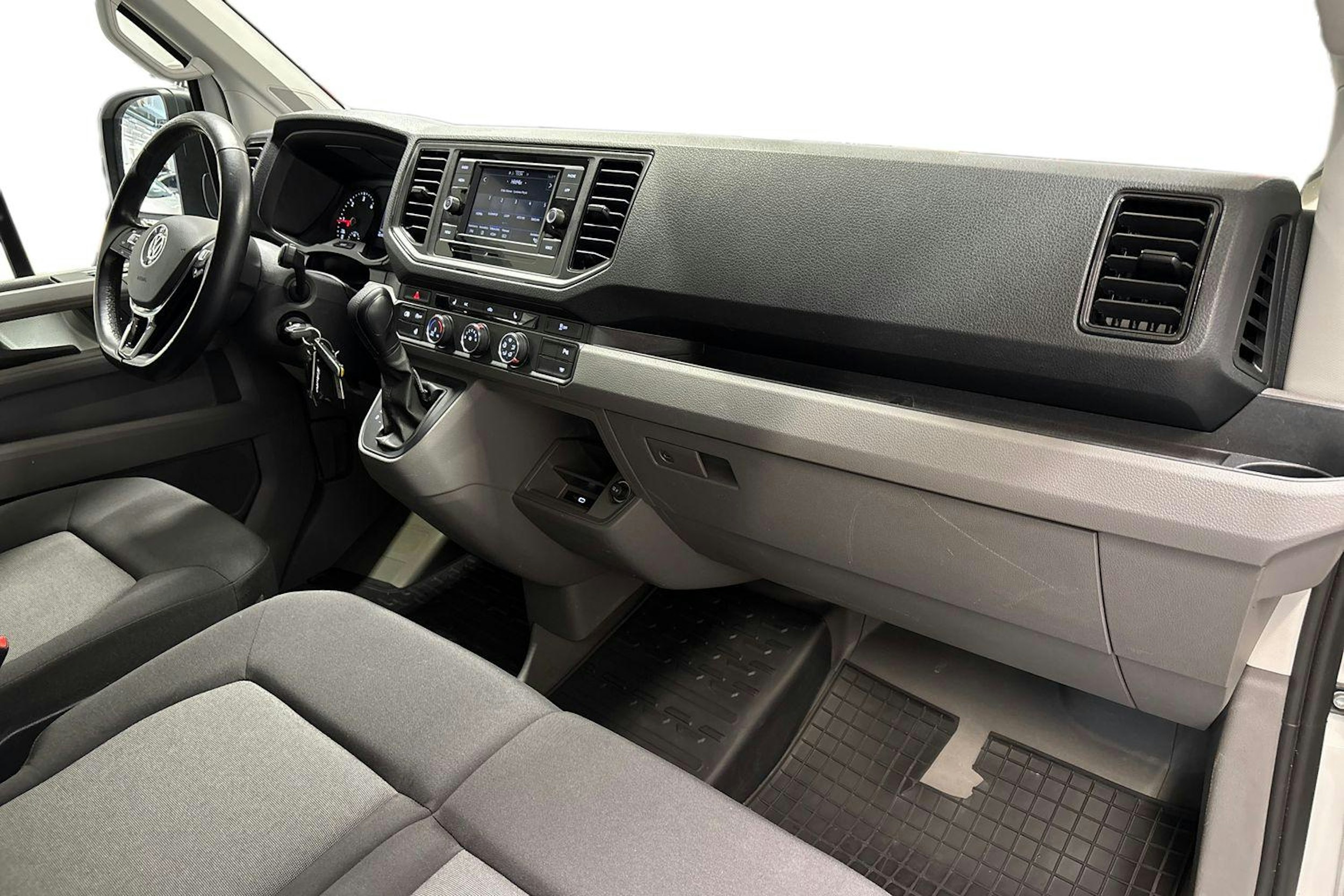 valkoinen Volkswagen Crafter 2023 kuva 9.