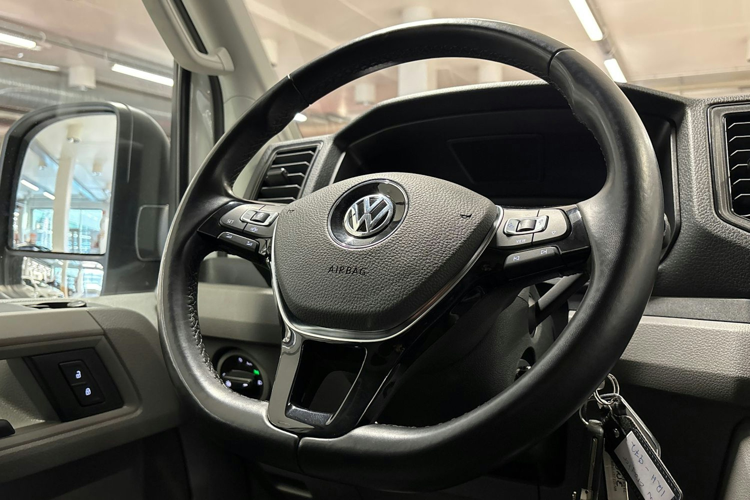 valkoinen Volkswagen Crafter 2023 kuva 14.