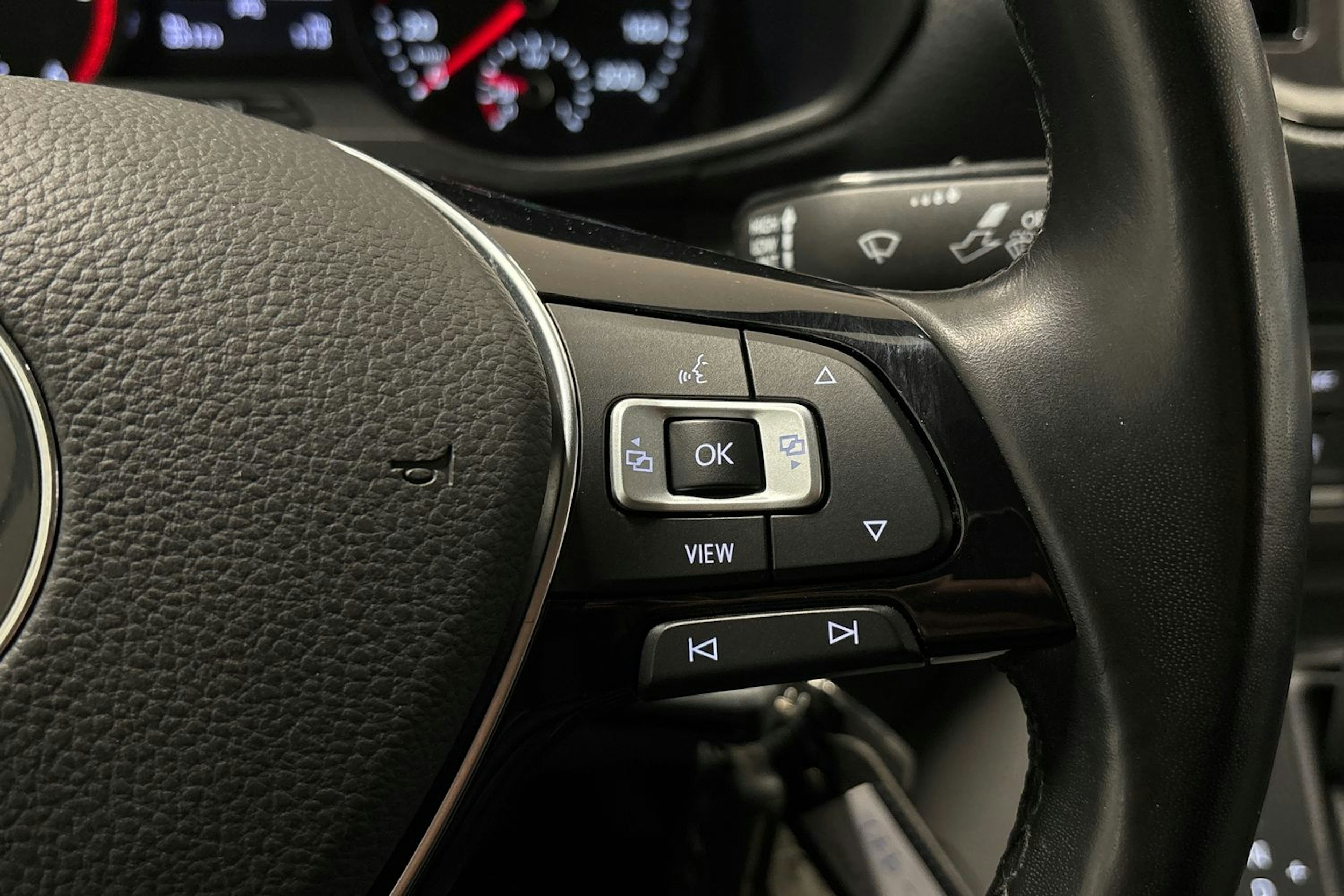 valkoinen Volkswagen Crafter 2023 kuva 16.