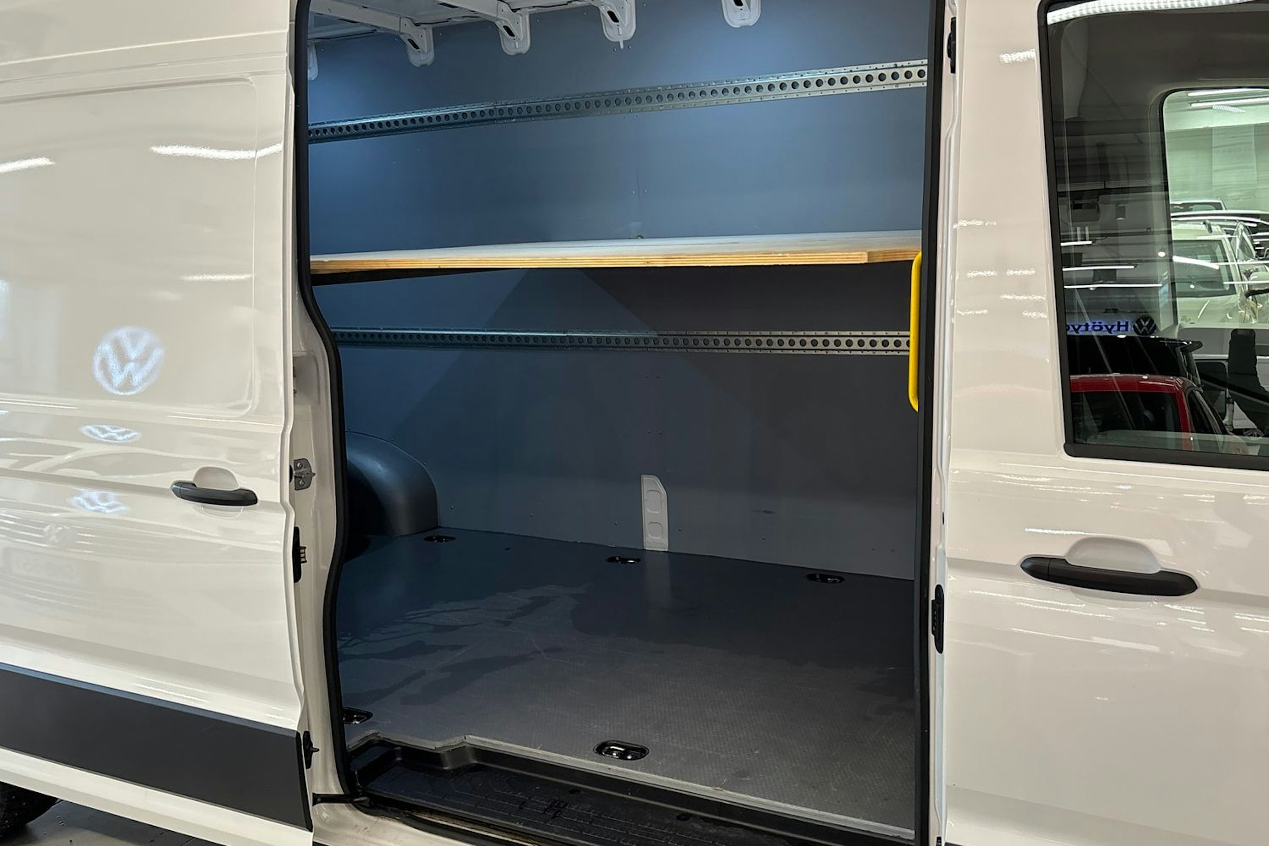 valkoinen Volkswagen Crafter 2023 kuva 23.