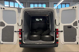 Valkoinen Volkswagen CRAFTER 2023 kuva 6.