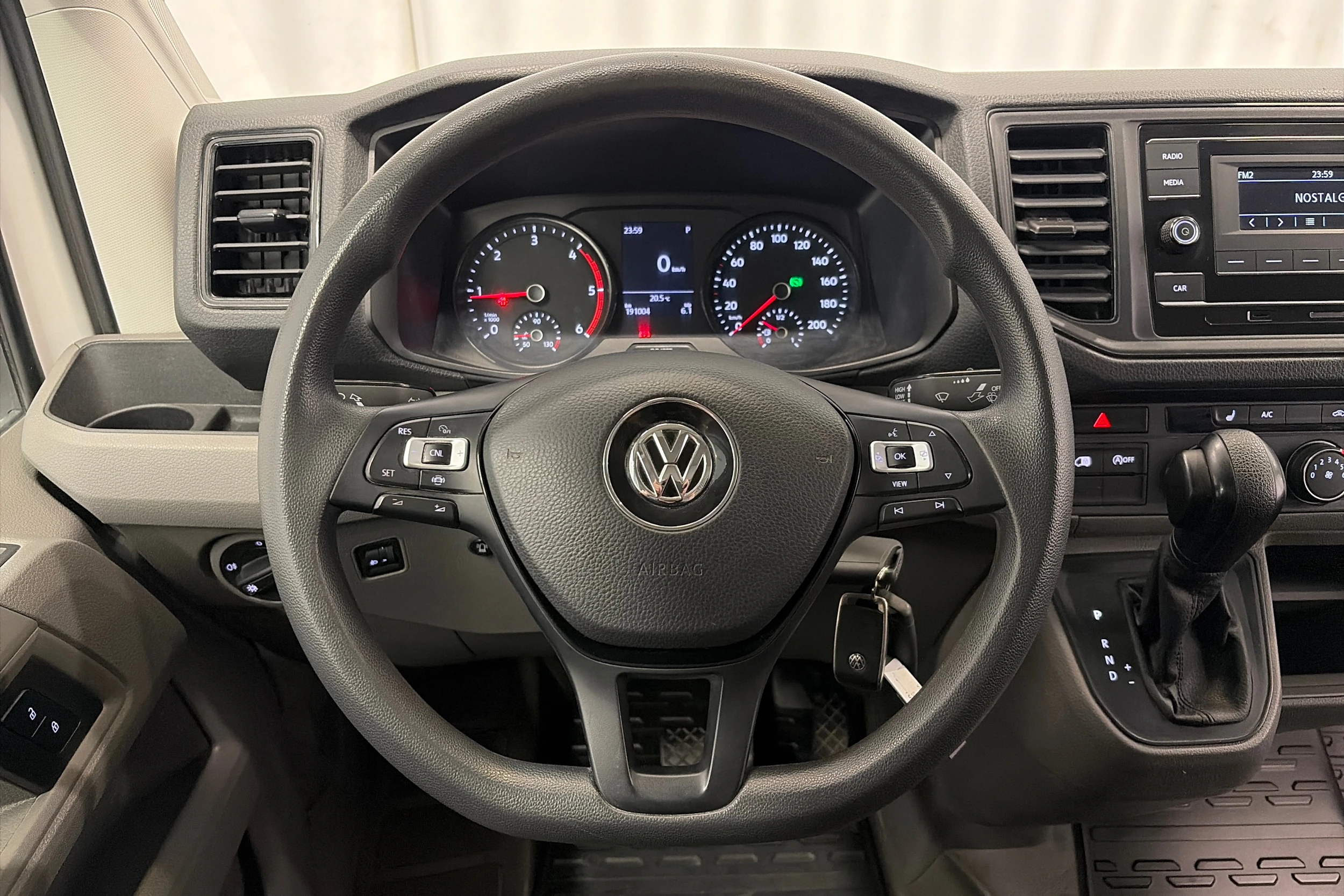 Valkoinen Volkswagen CRAFTER 2023 kuva 11.