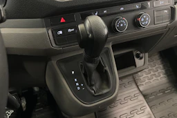 Valkoinen Volkswagen CRAFTER 2023 kuva 15.