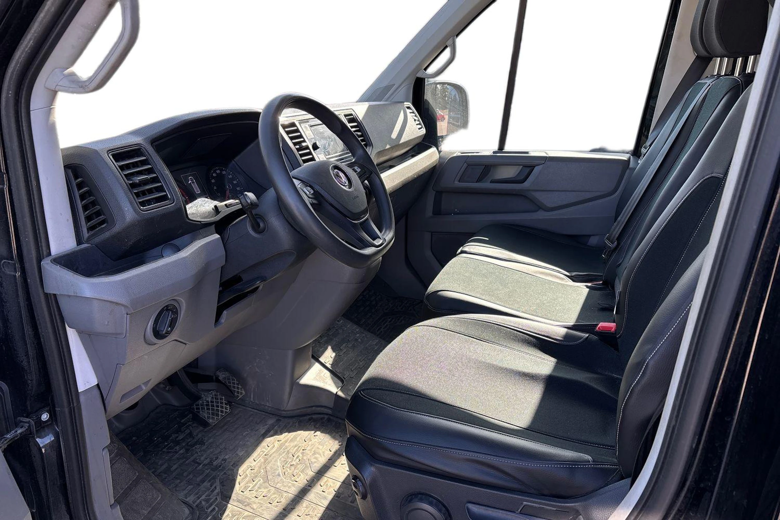 musta Volkswagen Crafter 2023 kuva 3.