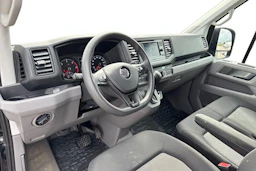 musta Volkswagen Crafter 2023 kuva 6.