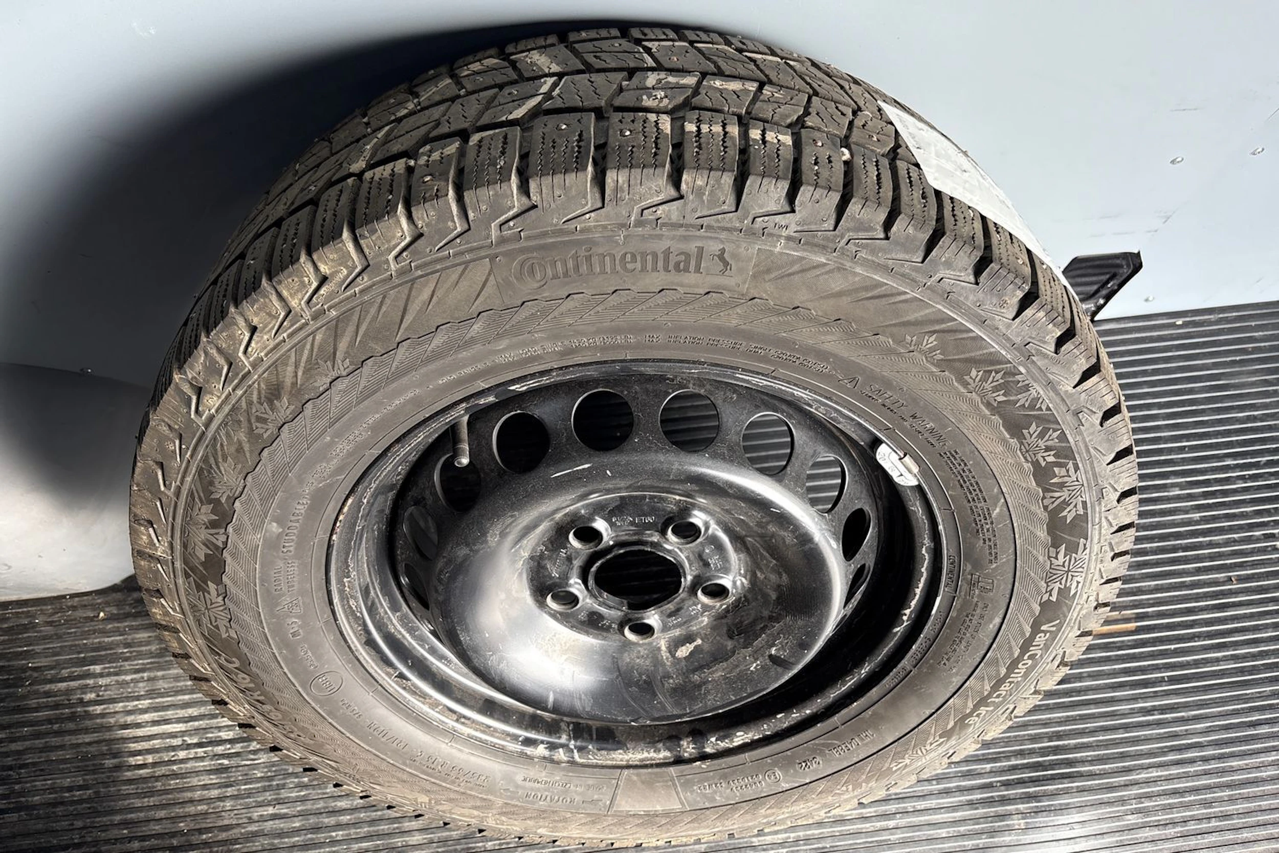 musta Volkswagen Crafter 2023 kuva 10.