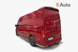punainen Volkswagen Crafter 2023 kuva 2.