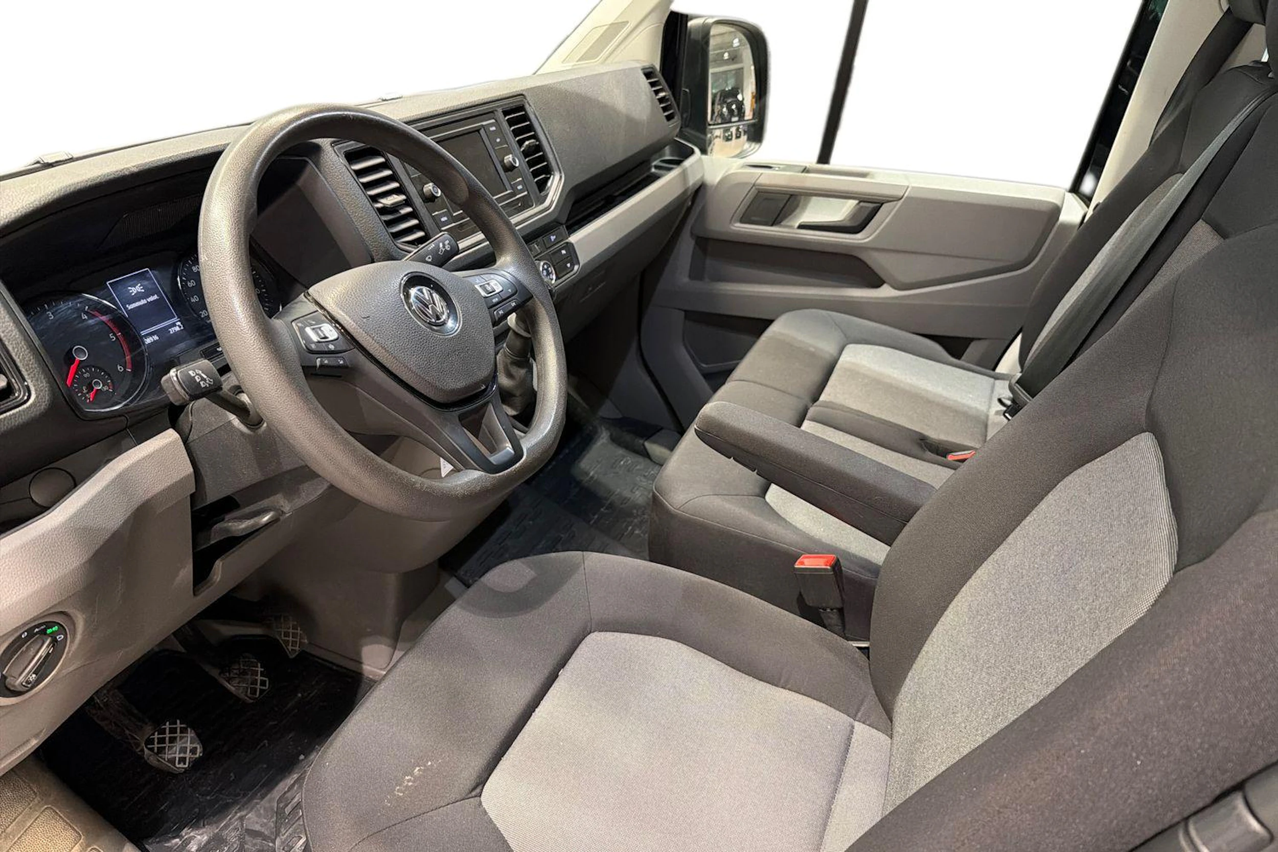 musta Volkswagen Crafter 2023 kuva 8.