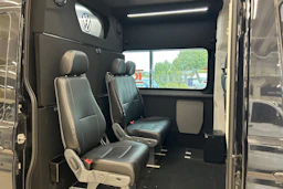 musta Volkswagen Crafter 2023 kuva 4.