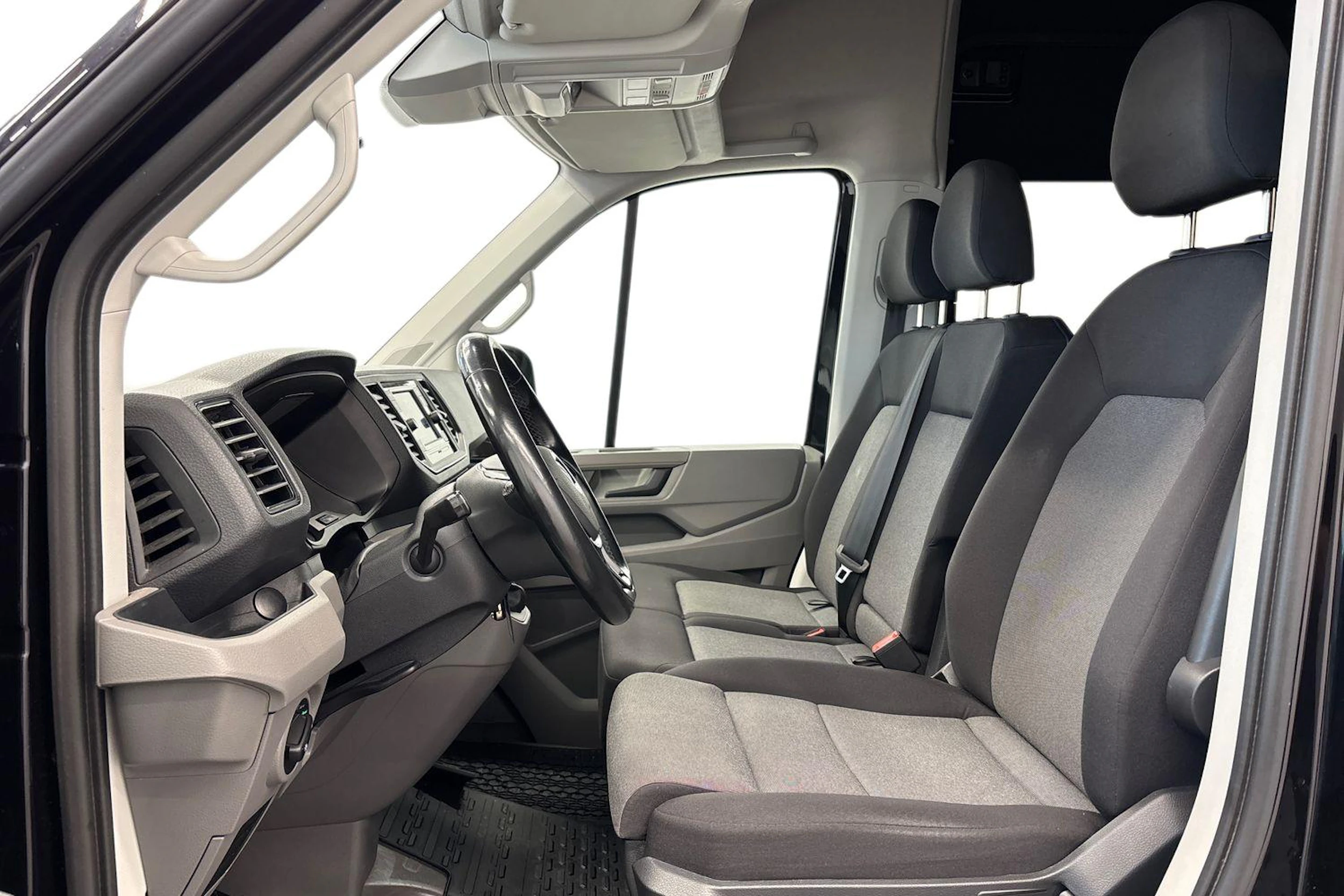 musta Volkswagen Crafter 2023 kuva 8.
