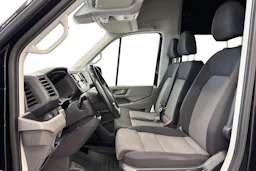 musta Volkswagen Crafter 2023 kuva 8.