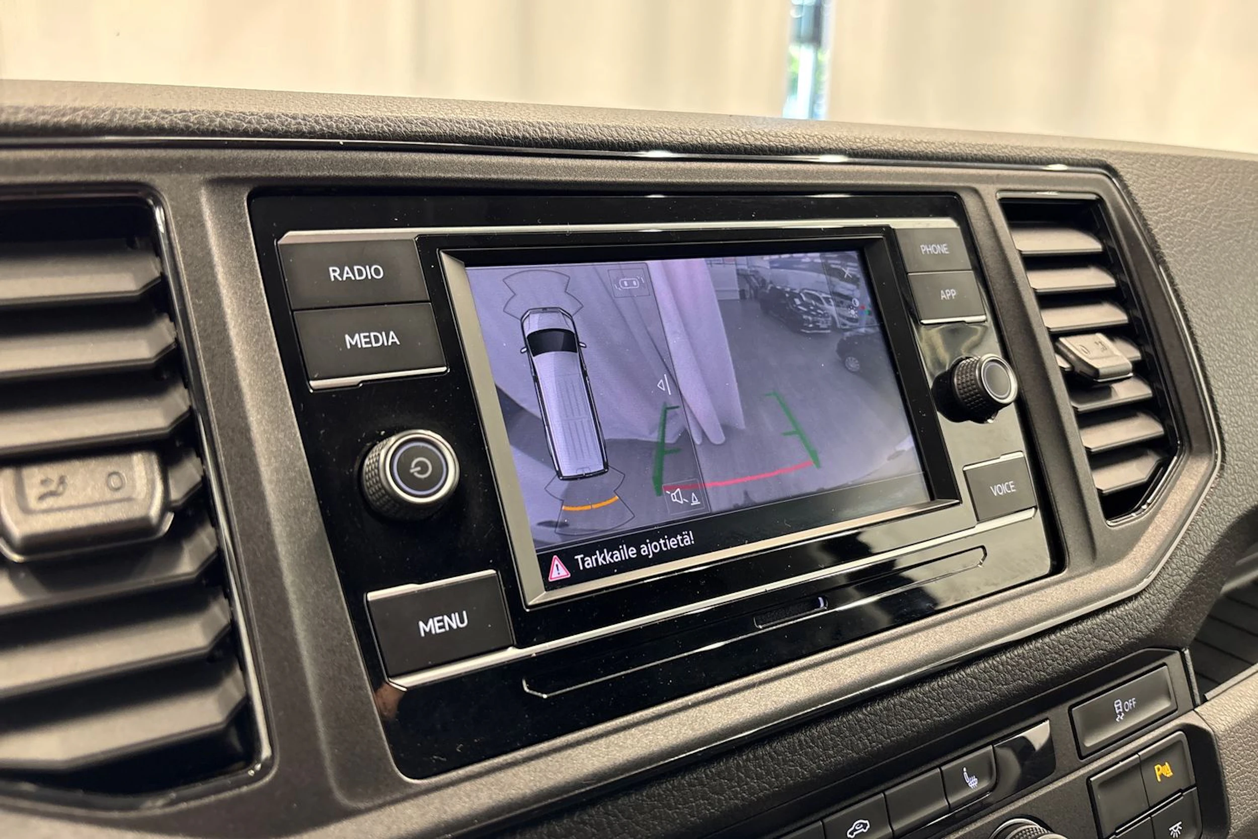 musta Volkswagen Crafter 2023 kuva 16.