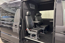 musta Volkswagen Crafter 2023 kuva 21.