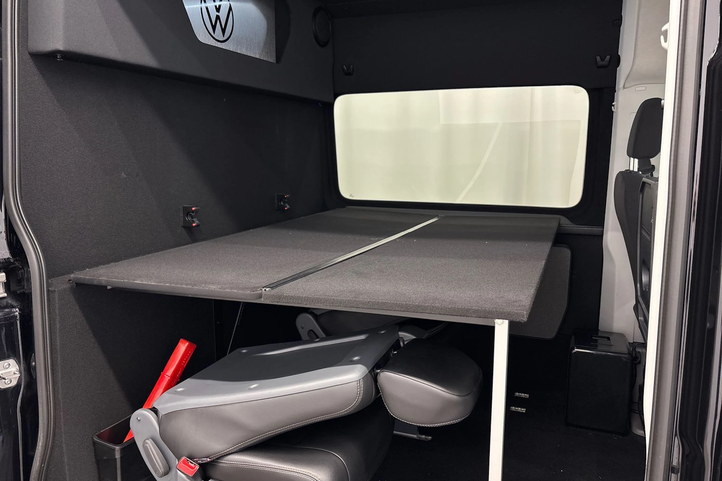 musta Volkswagen Crafter 2023 kuva 25.