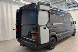 musta Volkswagen Crafter 2023 kuva 27.