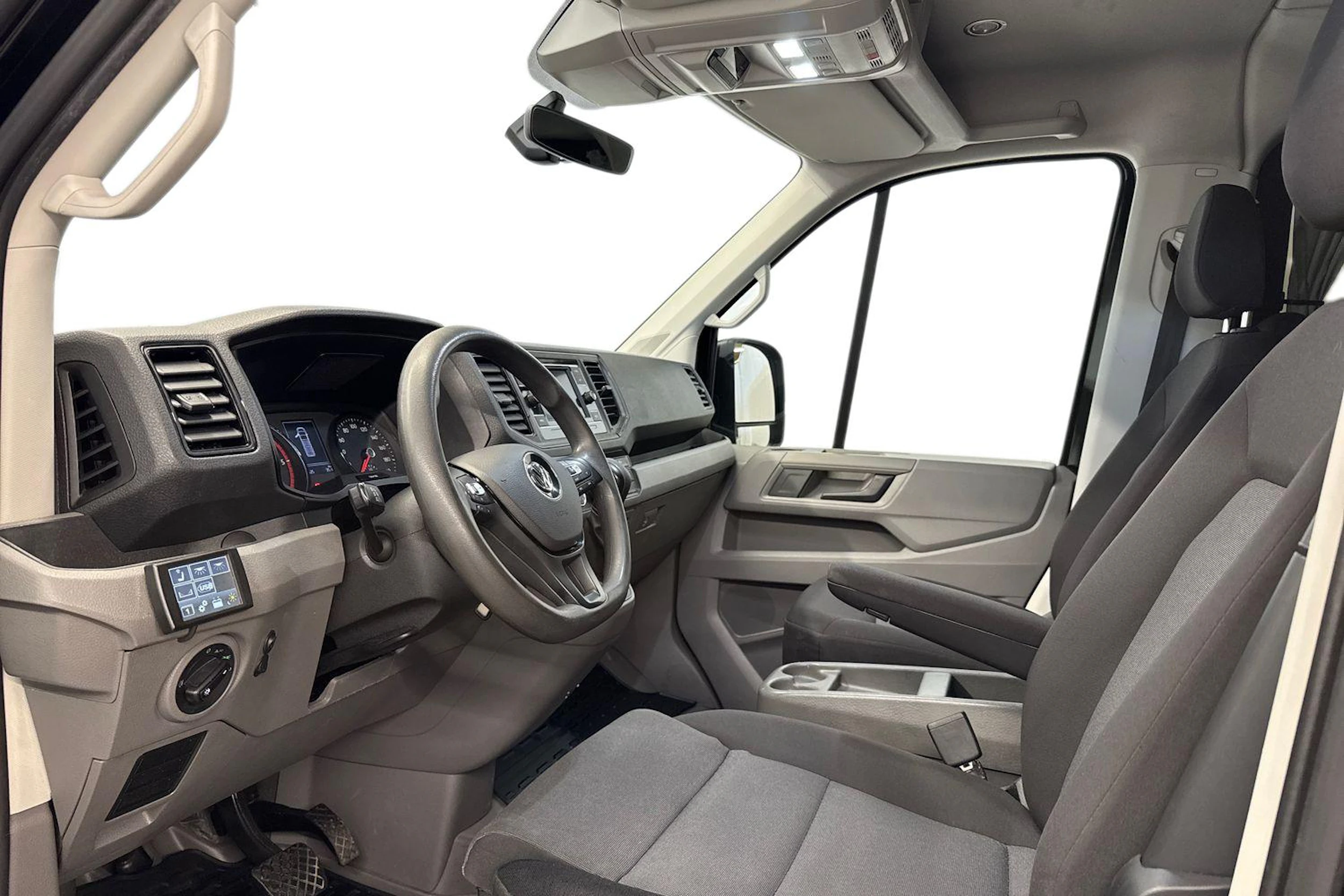 musta Volkswagen Crafter 2023 kuva 8.