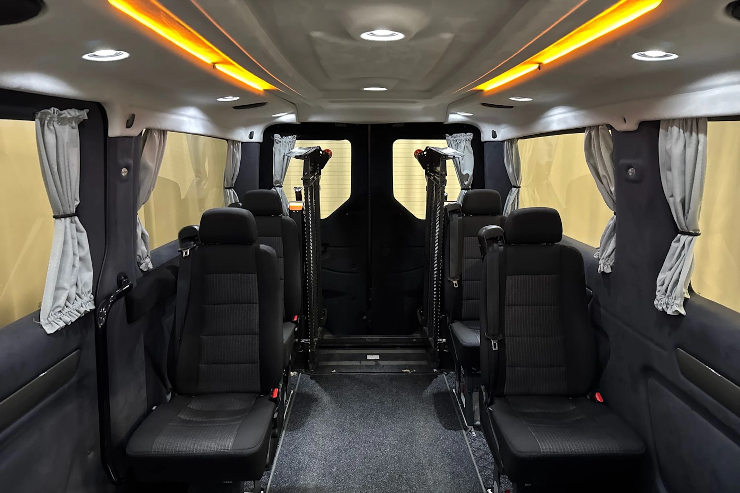 musta Volkswagen Crafter 2023 kuva 29.