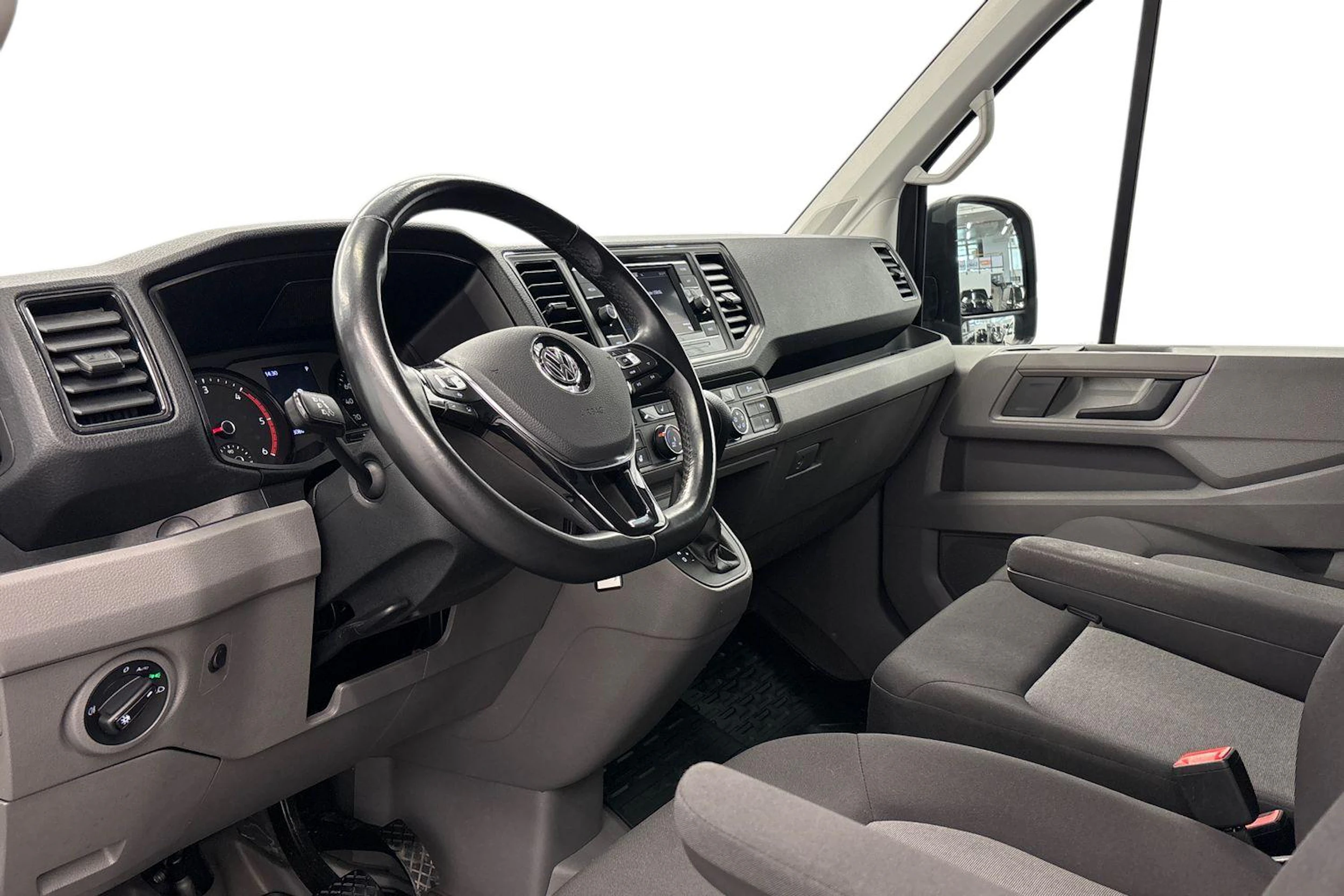 harmaa Volkswagen Crafter 2023 kuva 6.