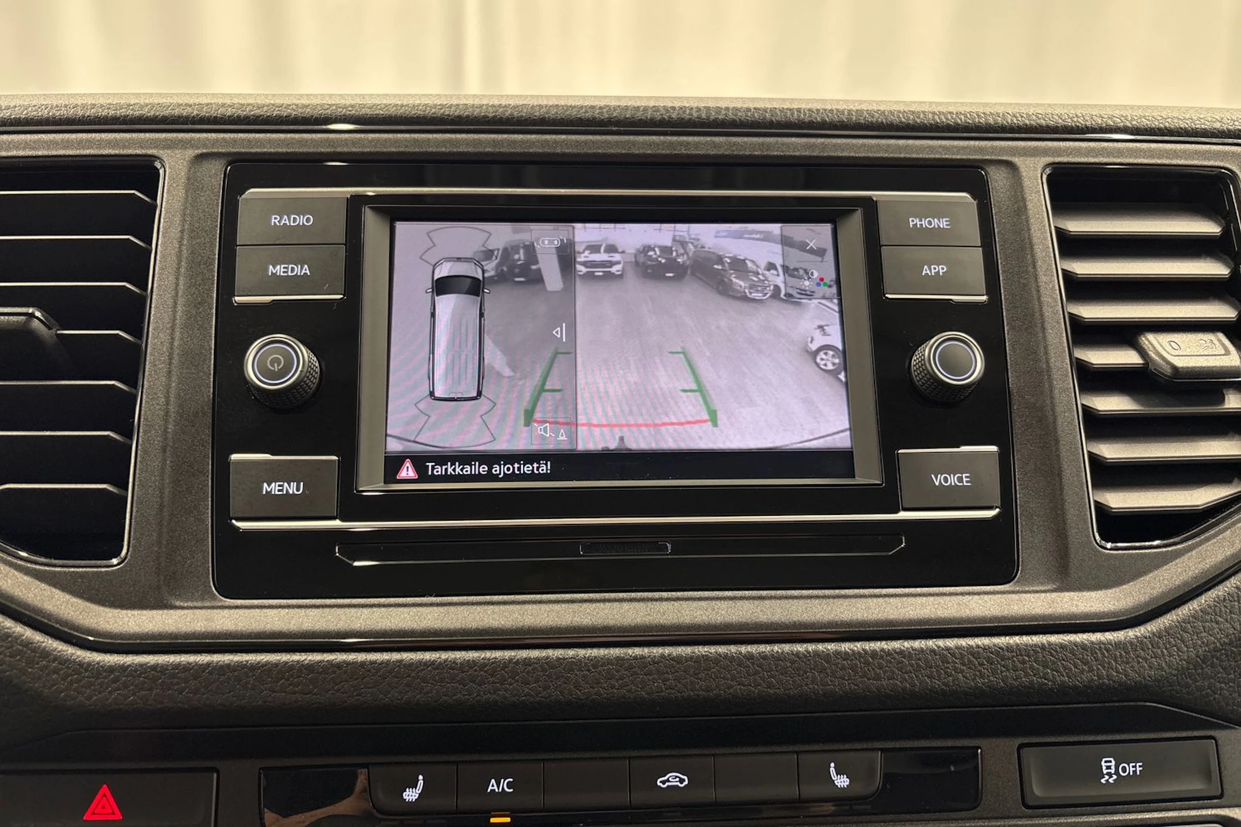 harmaa Volkswagen Crafter 2023 kuva 17.