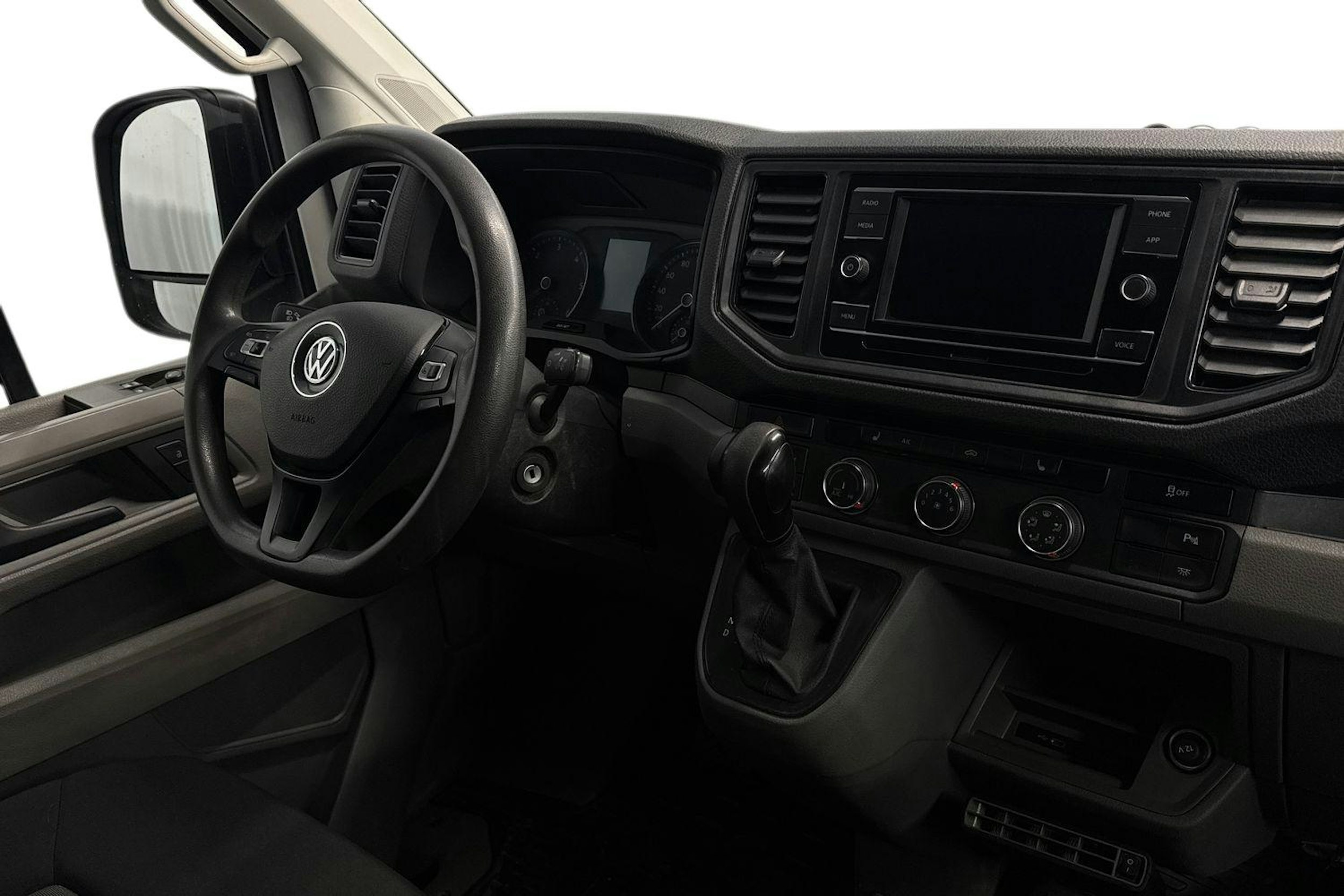 valkoinen Volkswagen Crafter 2023 kuva 11.