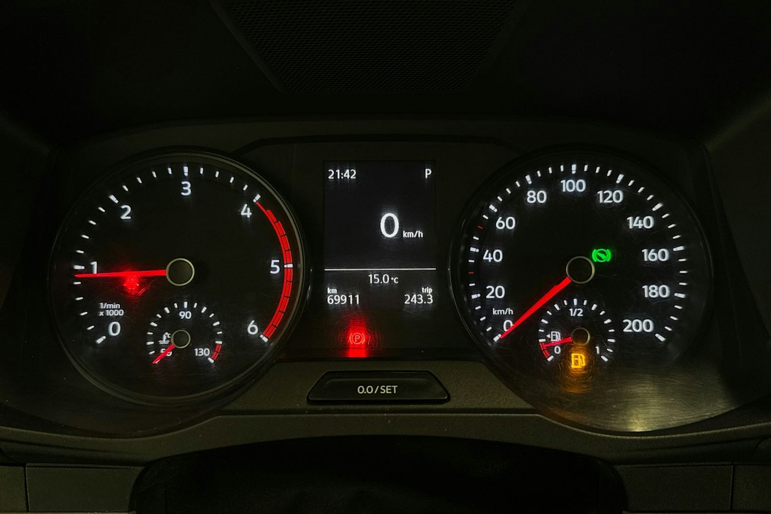 valkoinen Volkswagen Crafter 2023 kuva 15.