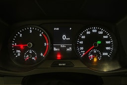 valkoinen Volkswagen Crafter 2023 kuva 15.