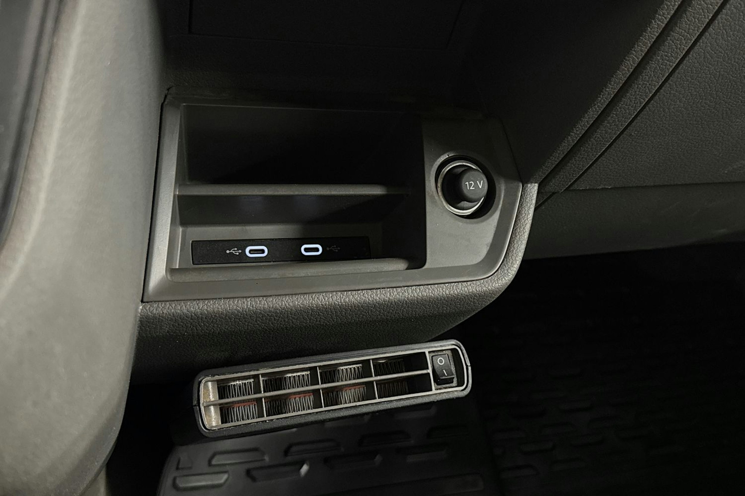 valkoinen Volkswagen Crafter 2023 kuva 19.