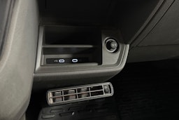 valkoinen Volkswagen Crafter 2023 kuva 19.