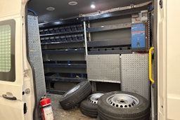 valkoinen Volkswagen Crafter 2023 kuva 20.