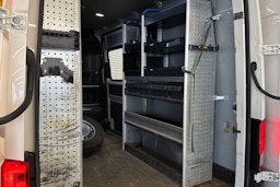 valkoinen Volkswagen Crafter 2023 kuva 24.