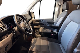 musta Volkswagen Crafter 2023 kuva 10.