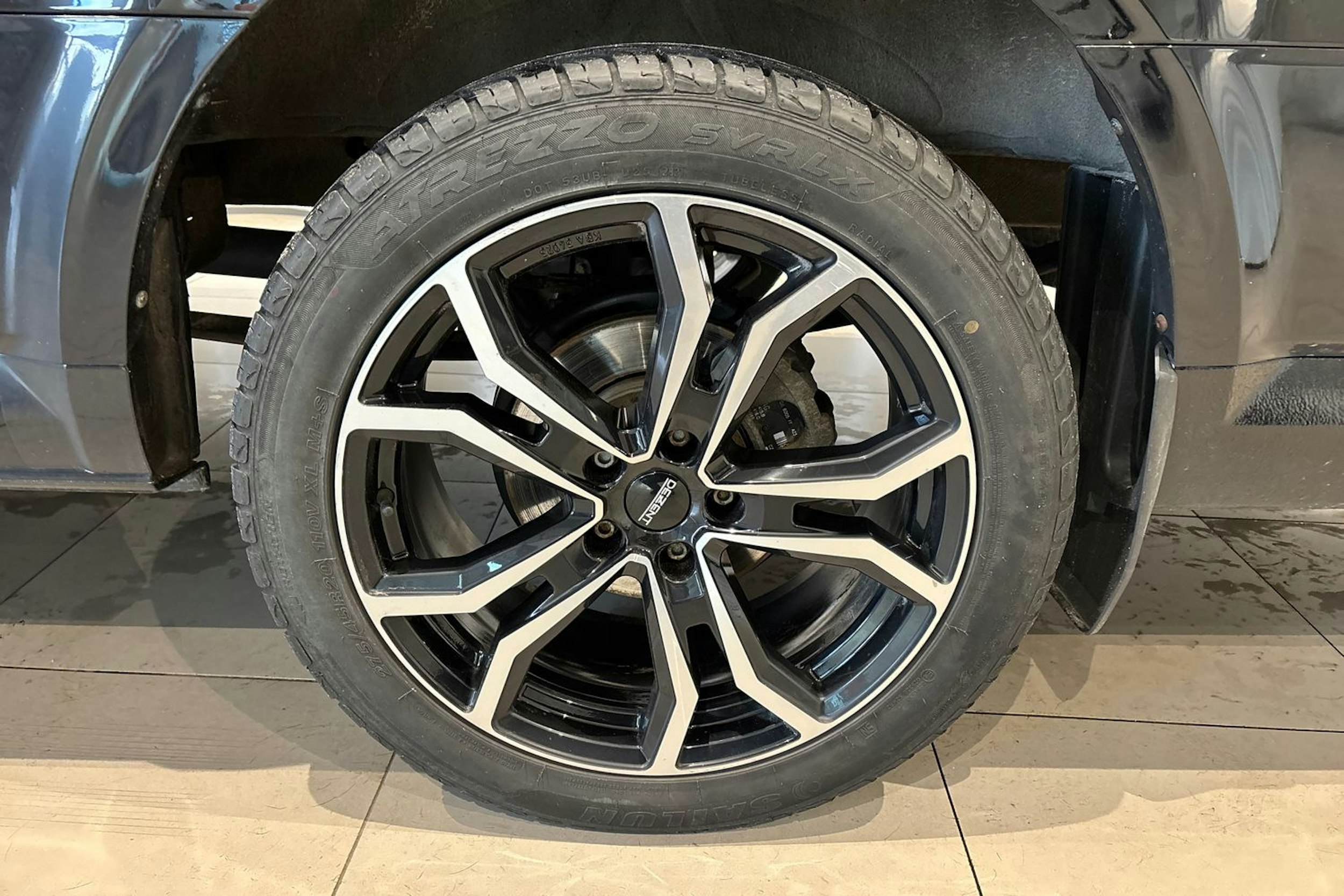 musta Volkswagen Crafter 2023 kuva 11.