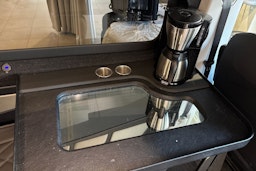 musta Volkswagen Crafter 2023 kuva 22.