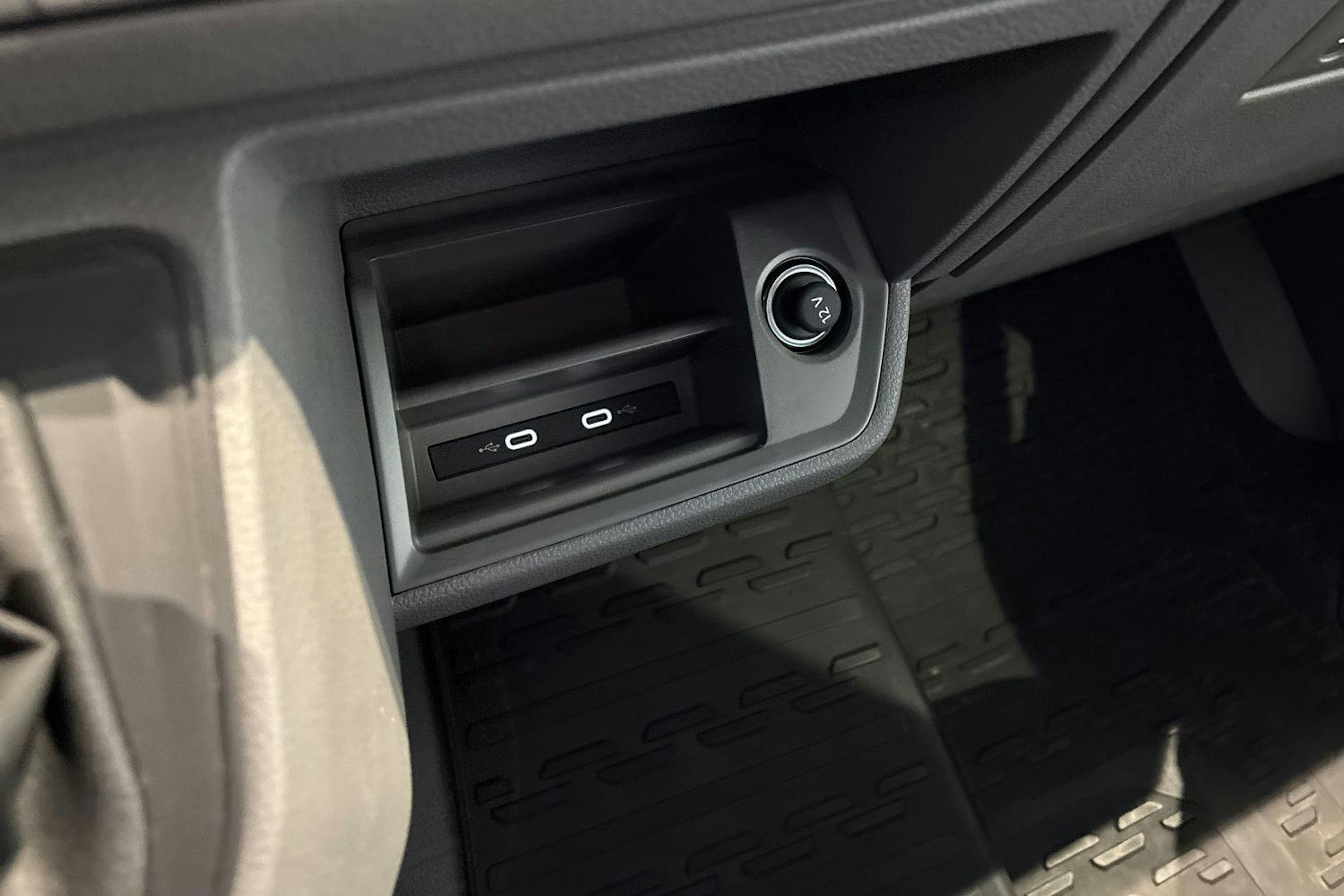 musta Volkswagen Crafter 2023 kuva 36.
