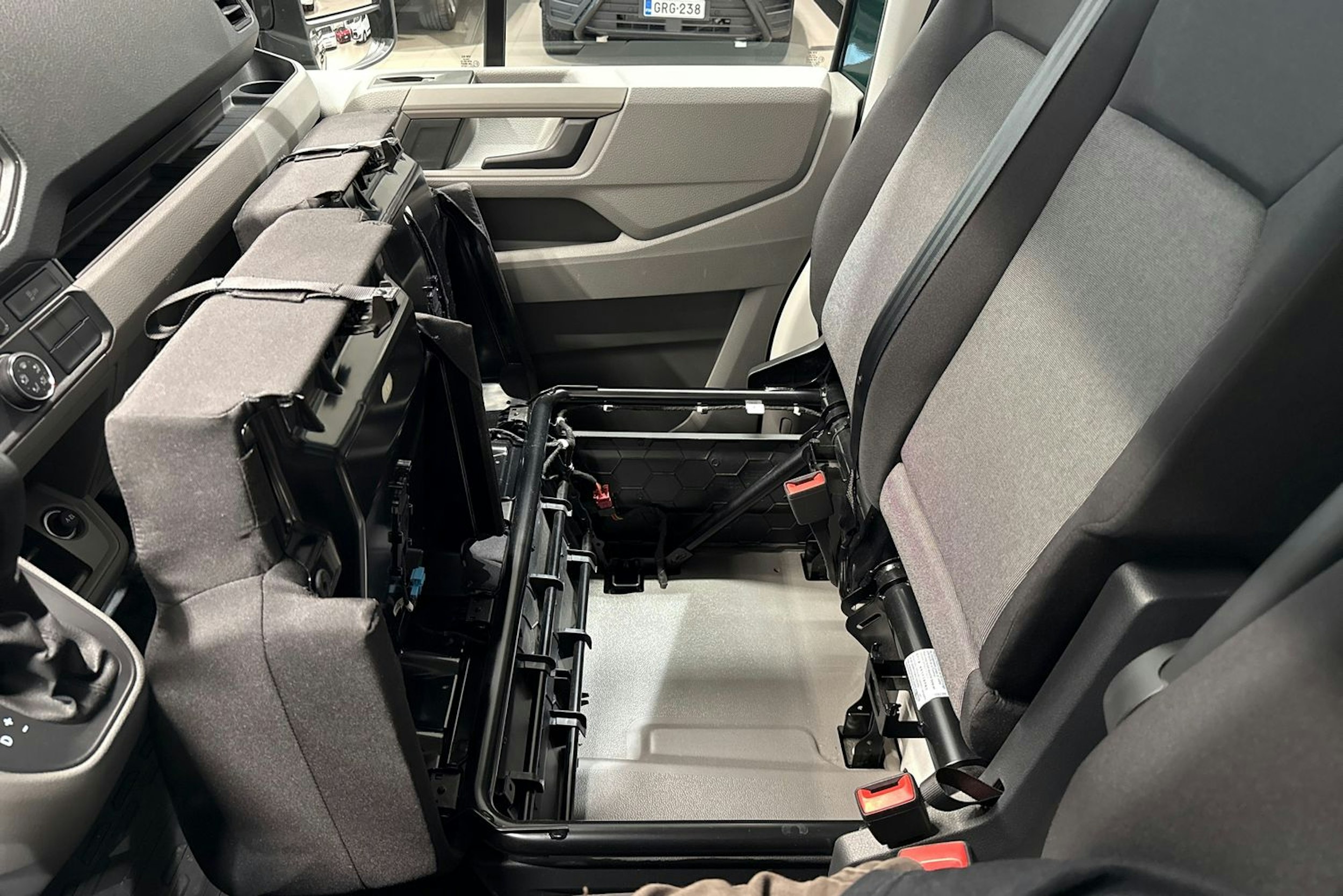 vihreä Volkswagen Crafter 2023 kuva 24.