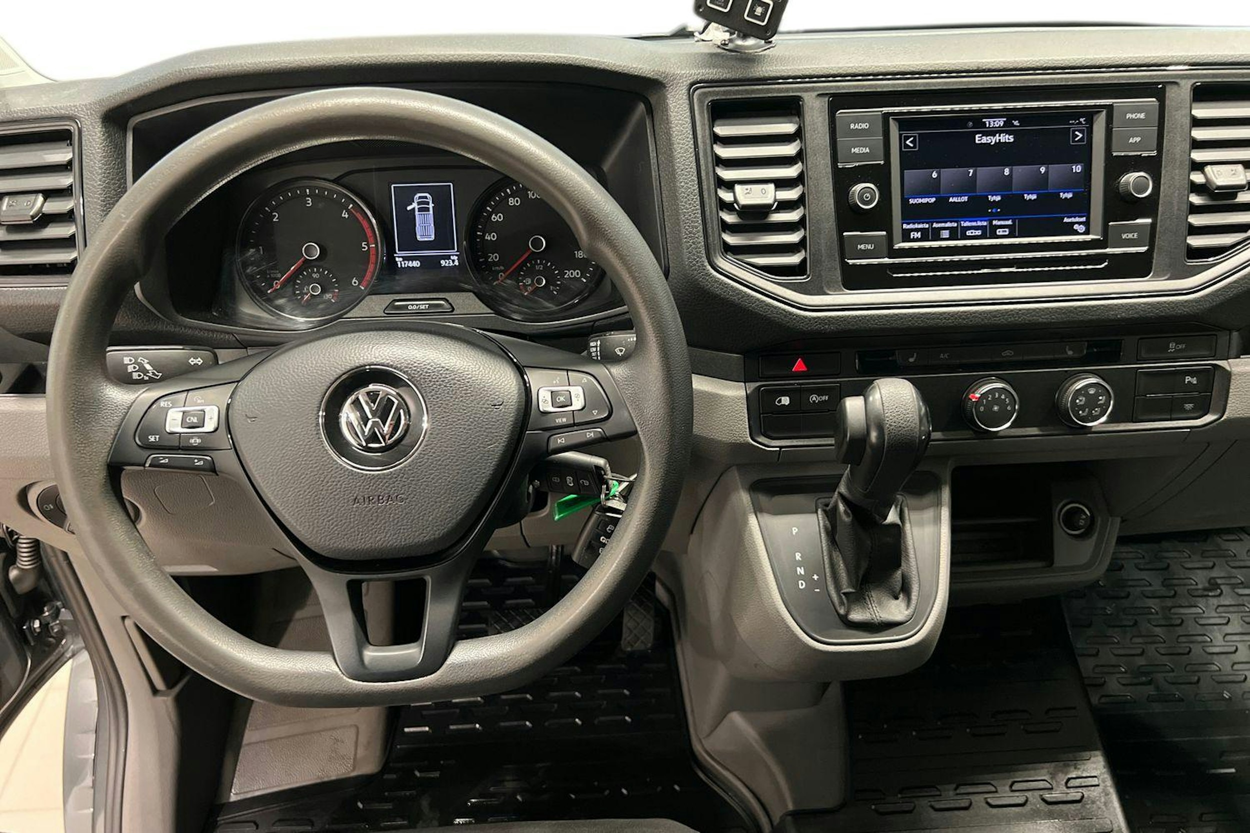 met. harmaa Volkswagen Crafter 2024 kuva 9.