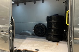 met. harmaa Volkswagen Crafter 2024 kuva 22.