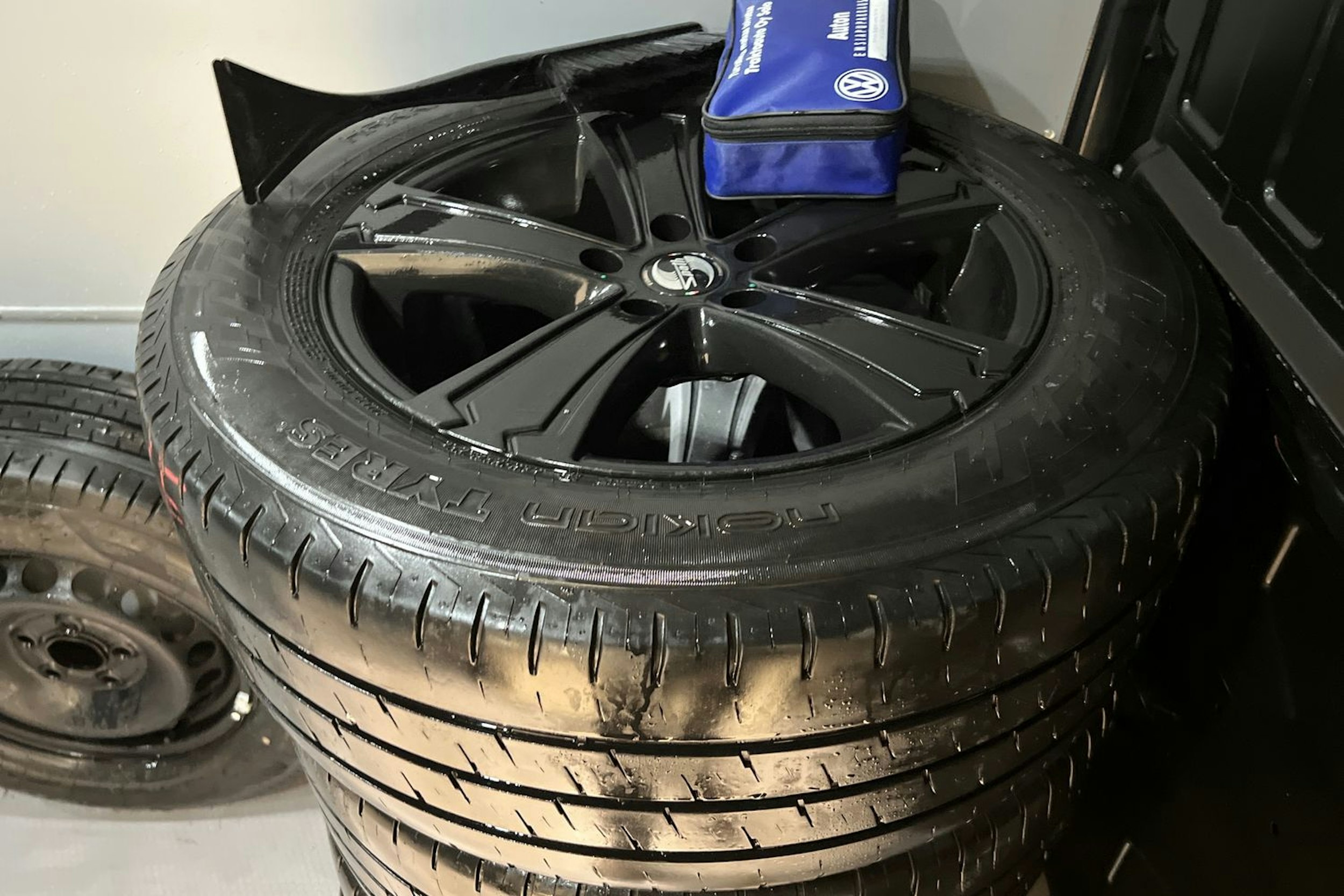 met. harmaa Volkswagen Crafter 2024 kuva 28.