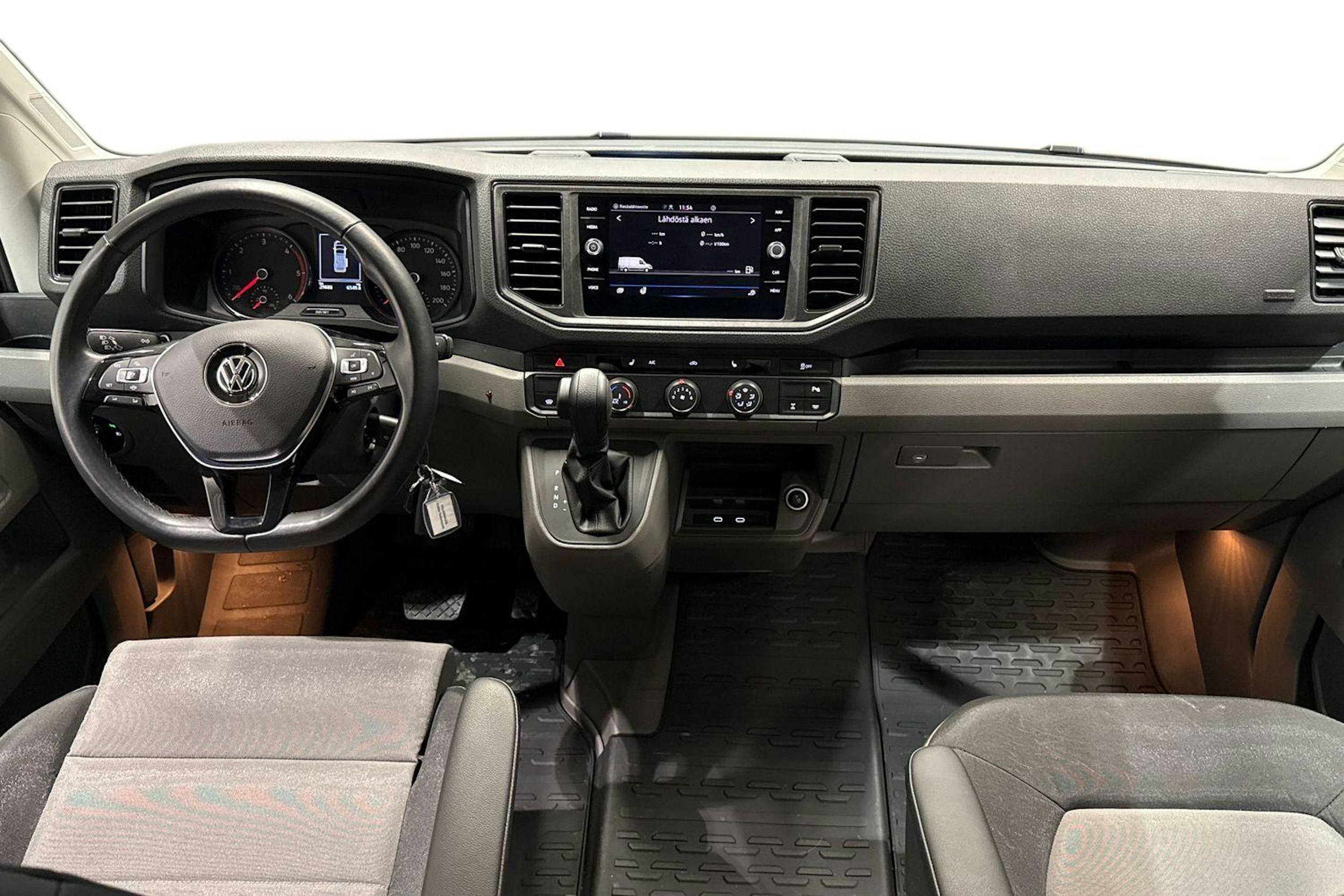 Musta Volkswagen Crafter 2024 kuva 9.